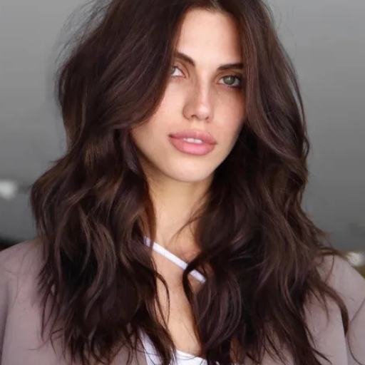 How to Maintain the Natural Texture of Wavy Hair?