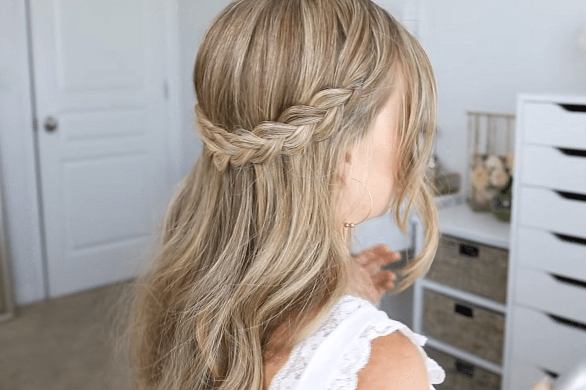 Is there a tutorial for half-up and half-down hairstyles with braids?