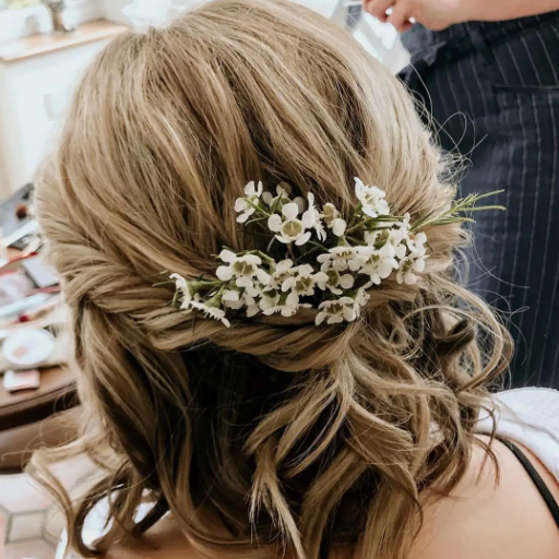 What Are Some Casual Wedding Hair Ideas for Short Hair