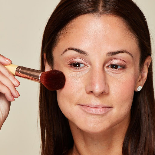 How can foundation application techniques enhance mature skin?