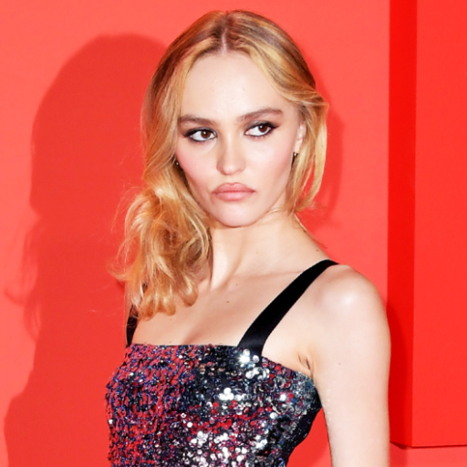 What diet and workout routine did Lily-Rose Depp follow?