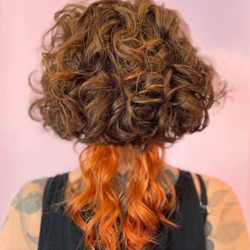 What are the best products for maintaining a jellyfish haircut on curly hair?