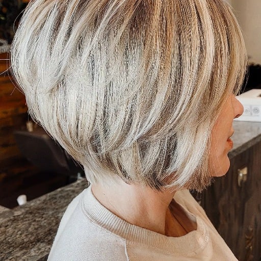 How to Choose the Perfect Medium Bob Hairstyles for Your Hair Type?