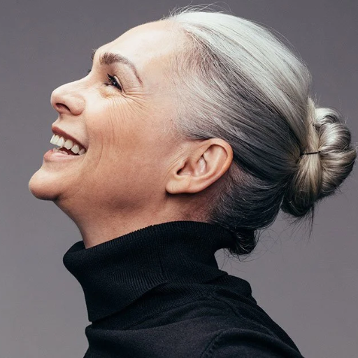 How to Maintain Gray Hair for a Woman Over 70