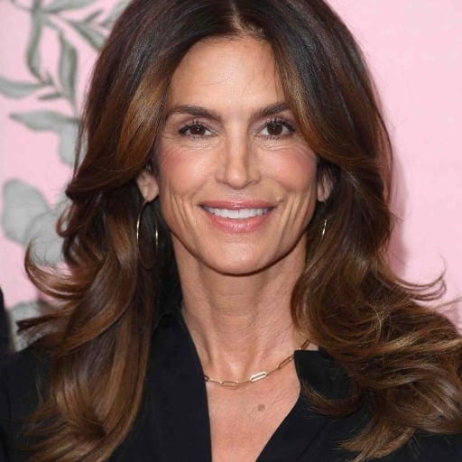 What are the best low-maintenance hairstyles for busy women over 40?