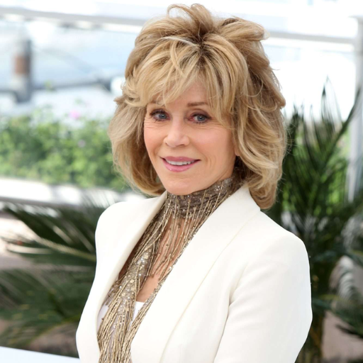 What are the Best Haircuts for Women Over 60 (1)