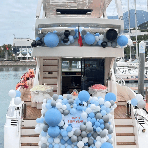 What are the top luxury yacht cruises in Victoria Harbour for 2025
