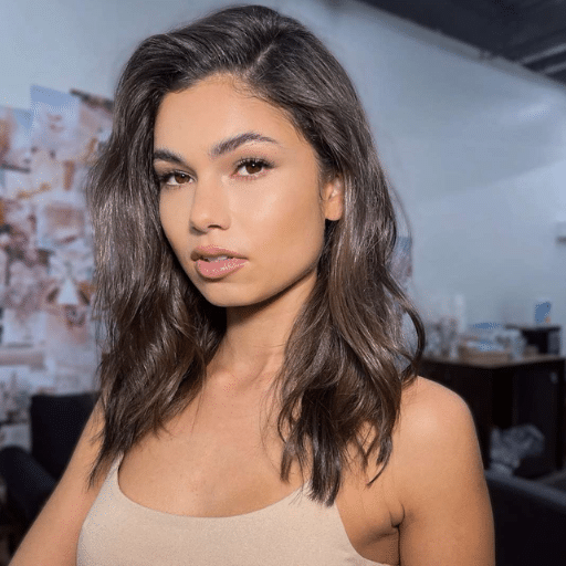 Why Consider a Layered Haircut for Shoulder-Length Wavy Hair