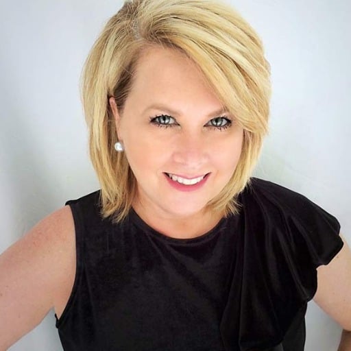 What are the best short fine hair hairstyles for women over 50?