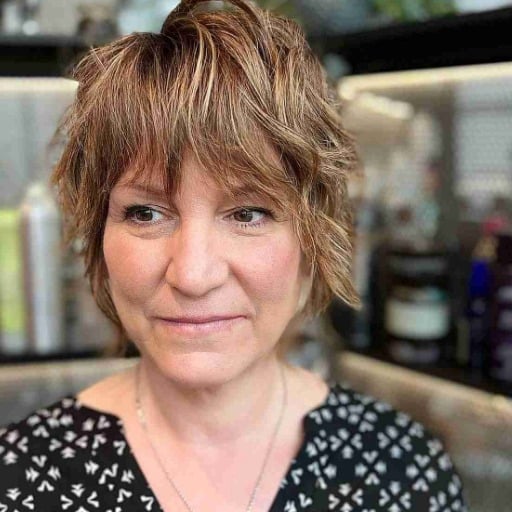 What are the best shaggy hairstyles for fine hair over 60?