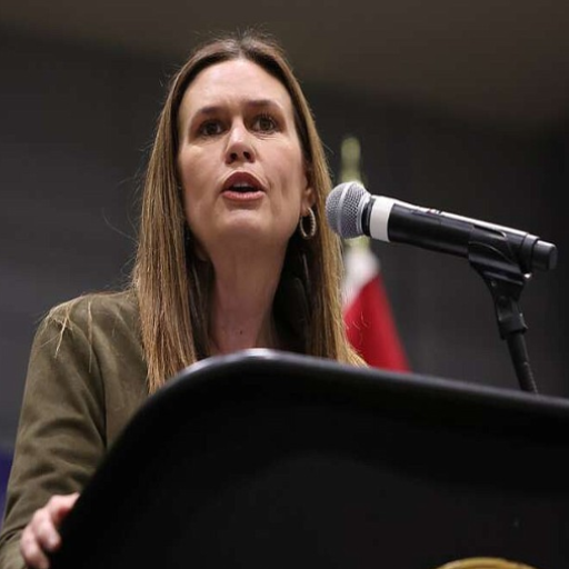 How has Sarah Huckabee Sanders' weight loss impacted her overall health and wellness?