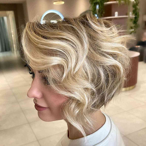 How to Incorporate Layers into Your Short Haircut?