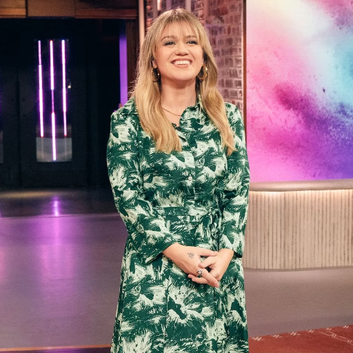 What specific weight loss methods did Kelly Clarkson use?