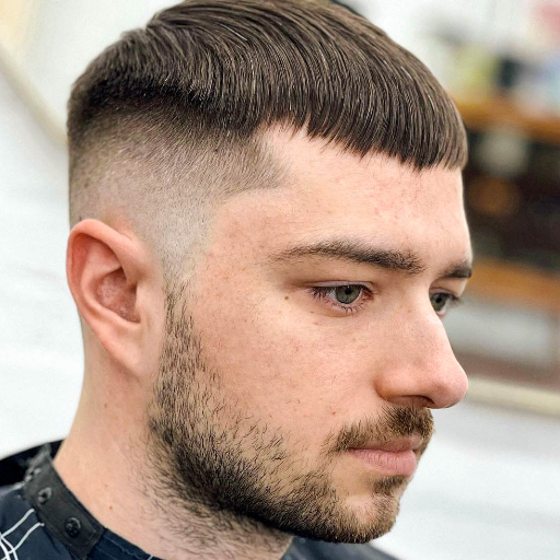 What are the 10 best haircuts for men with straight hair?