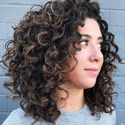 What Styling Tips Ensure Your Curly Hair Looks Its Best?