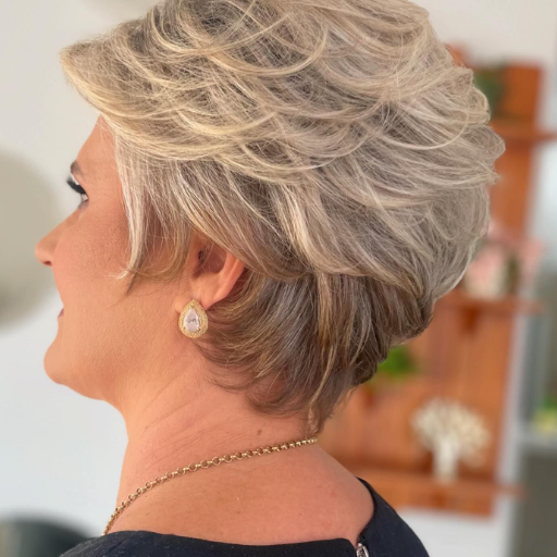 What Are the Best Styles and Hairstyles for Older Women Over 60?