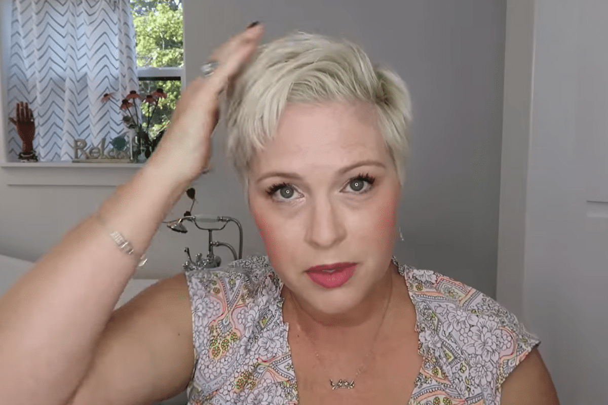 What are some low-maintenance bob hairstyles for over 60?
