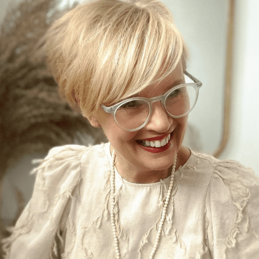 What Are the 6 Best hair cuts for women over 50?