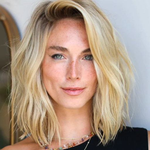 Which hair styles for women over 40 Are Low-Maintenance?