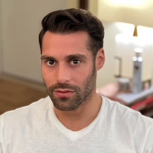 How to Style Short haircuts for oval faces men?