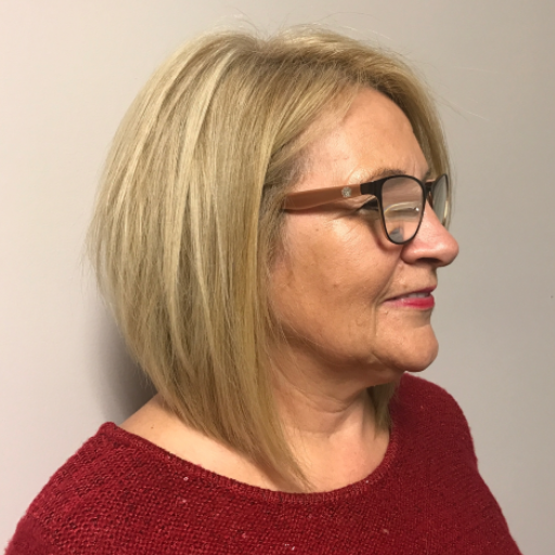 What Short Hairstyles Work Best for Thinning Hair After 50?