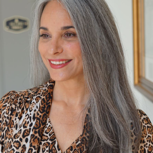 How can I incorporate Xiaohongshu hair trends while keeping my long hair?
