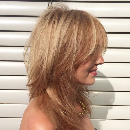 How to Maintain Healthy Medium Length Hair