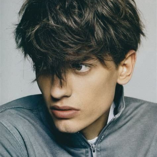 Straight Hair Style: Best Haircuts for Men with Straight Hair