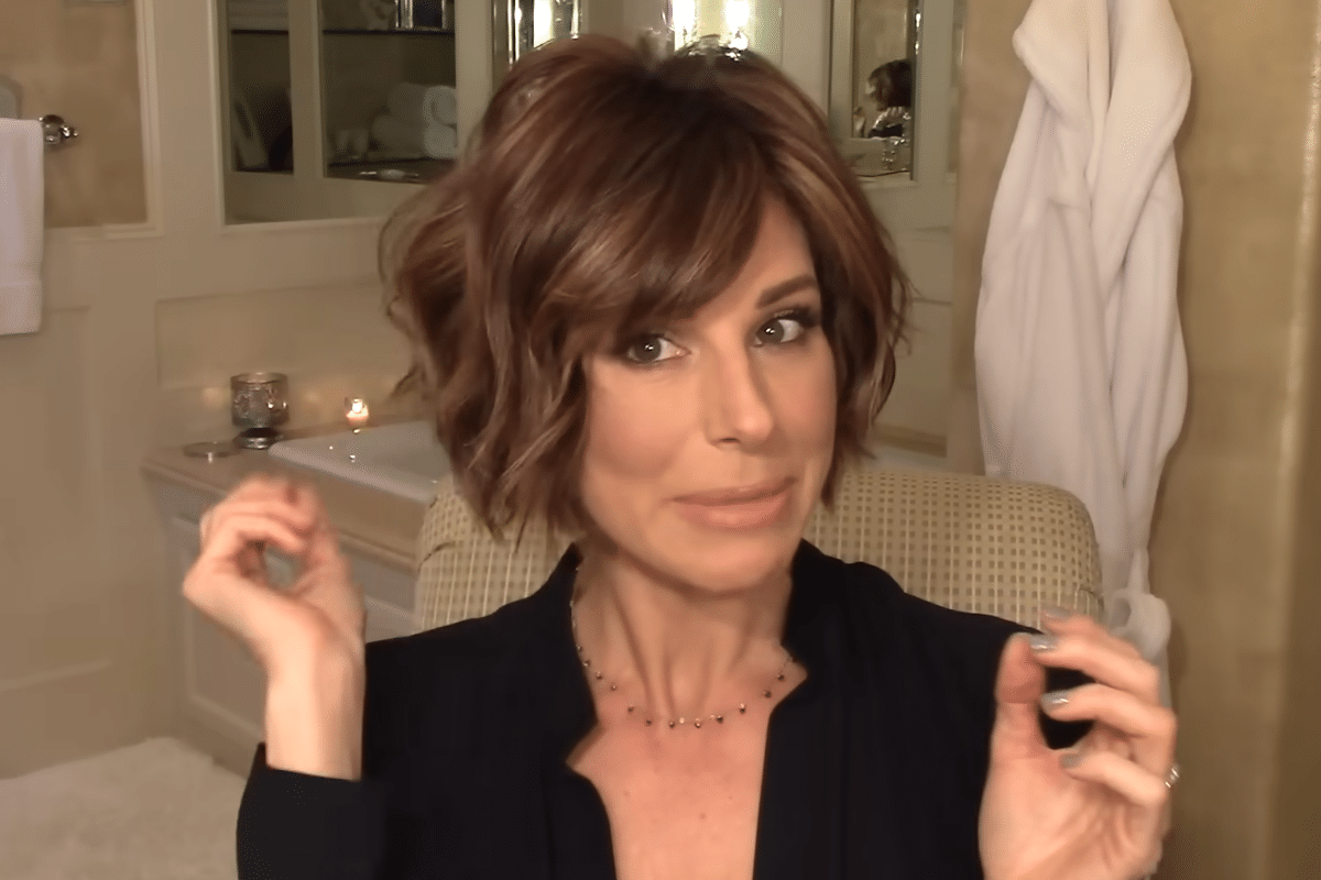 Incorporating Curtain Bangs into Your Bob Hairstyle