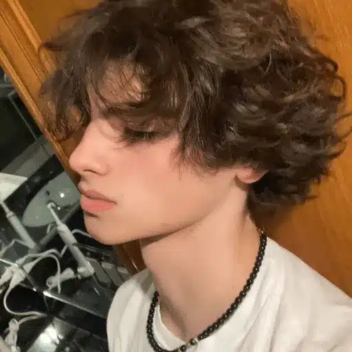 Weekly Care Strategies for Healthy Fluffy Hair
