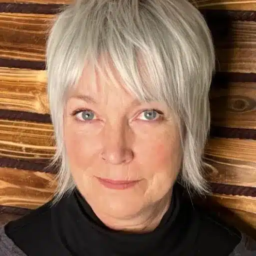Popular Shaggy Hairstyles for Women Over 50
